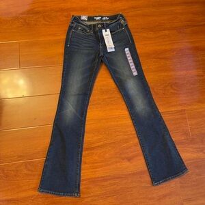 NWT Levi's JUNIORS Dark wash bootcut low rise jeans with embroidered design